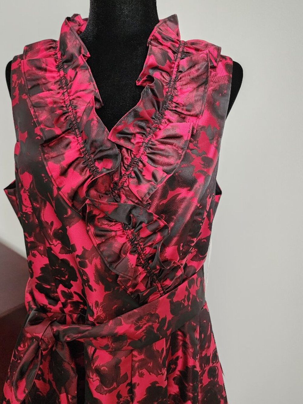 J Howard Red and Black Ruffle Floral Dress . Size 18. New with Tags. - Picture 2 of 10